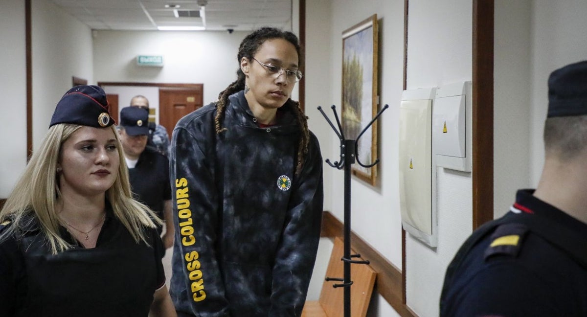 «Nidos de araña», «moho» y «sangre»: Brittney Griner denuncia las condiciones de su inhóspita celda en la prisión rusa