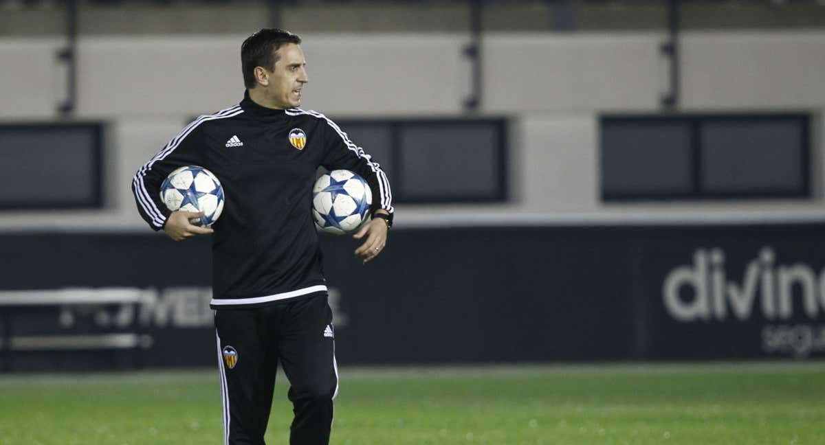 Neville en un entrene con el Valencia cf. /Archivo.