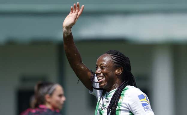 Tiffany Cameron celebrando su doblete contra el Sporting Huelva.  LALIGA