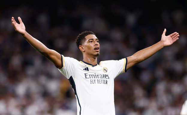 Bellingham celebra un gol en el Santiago Bernabéu. EP