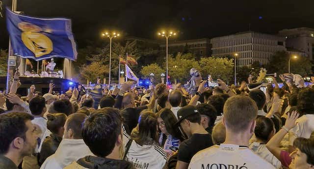 Una (no) celebración entre el gen del Real Madrid y la división de la afición: «Podrían haber venido un rato»