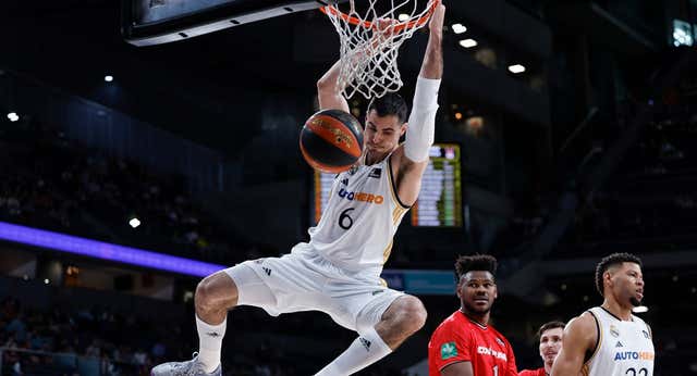 Abalde y Ndiaye brillan en un Real Madrid que mantiene el liderato en la Liga Endesa