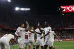 El Sevilla sella la permanencia y deja al Granada virtualmente descendido