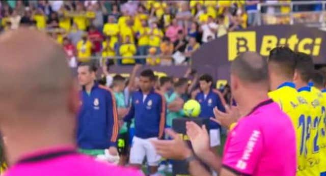 A Mateu Lahoz le costó caro hacerle pasillo al Real Madrid: «No sentó nada bien»