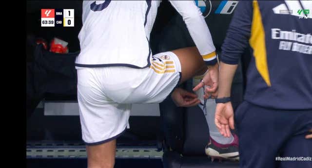 Desmitificando los agujeros en las medias para evitar lesiones: «Cualquier cosa que hace Bellingham ya la hace todo el mundo»