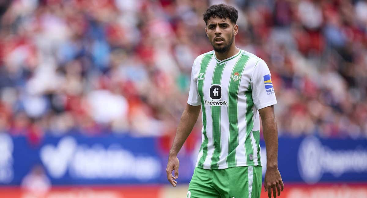 Chadi Riad, en el partido entre el Betis y Osasuna./EP