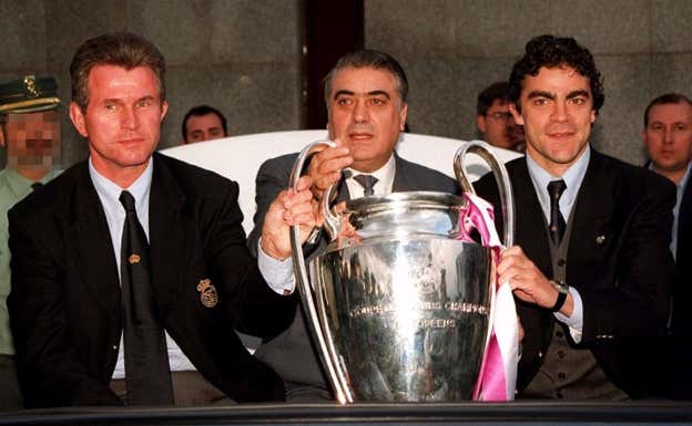 Heynckes, Sanz y Sanchis, con la Séptima. ABC