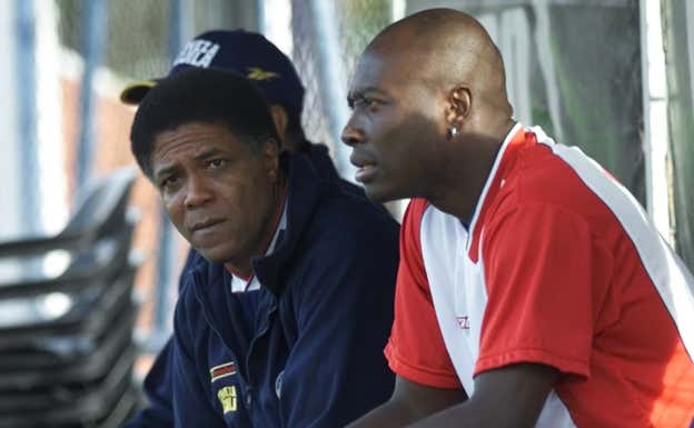 Freddy Rincón hablando con su entrenador. Eduardo di Baia