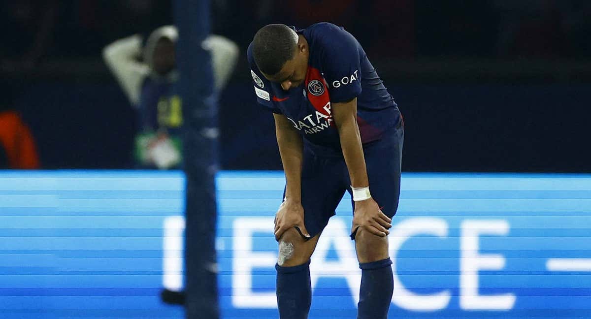 Mbappé, desolado tras la eliminación del PSG. /REUTERS