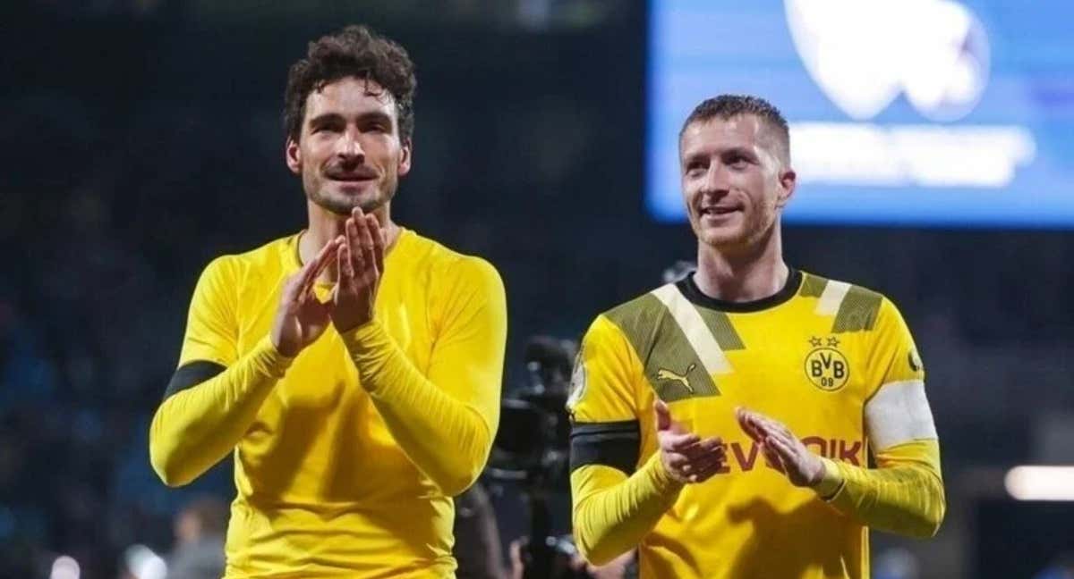 Mats Hummels y Marco Reus, futbolistas del Borussia Dortmund./REUTERS