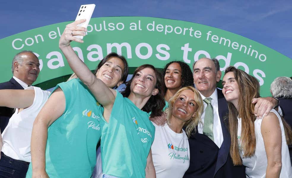 'Las 35 de Iberdrola': la compañía amplía su apuesta por el deporte femenino con pádel, golf y ciclismo