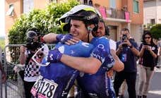 Pelayo Sánchez, uno de los 'pingüinos' de Txente, alegra la primavera de Movistar Team