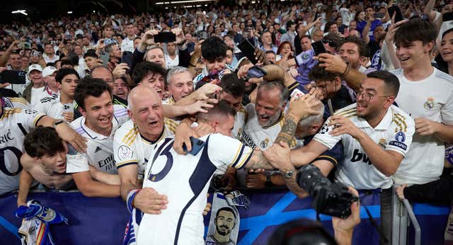 Un exjugador se desmarca de los elogios a Joselu: «Chantajeó al Espanyol y se bajó del barco cuando se le necesitaba»