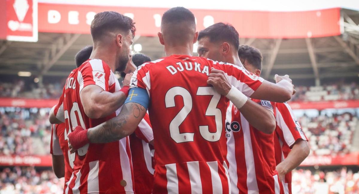 El Sporting celebra un gol.
