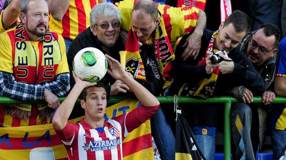 Manquillo durante un partido de Copa ante el Sant Andreu. /AFP