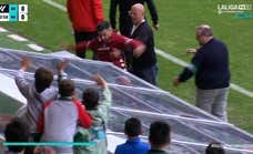 5:30 de VAR acaban en roja, una patada al banquillo y una lesión misteriosa en el Racing de Ferrol-Alcorcón