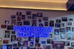 El centro comercial donde Lamine veía el Mundial abre un santuario a Laporta: “Me estoy poniendo como un cerdo”