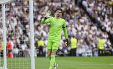 ¿Courtois o Lunin? Si Ancelotti elige al belga para la final de Champions no será por los números