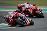 El exjefe de Marc Márquez se moja sobre el dilema de Ducati: «Si yo fuera director, elegiría a Martín y le daría una moto oficial a Márquez»