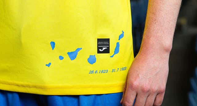 ¿Una bandera de Canarias en la celebración de un equipo escocés? El Raith Rovers tiene la explicación y promete un amistoso