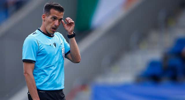 Estrada Fernández denuncia ahora a la RFEF por irregularidades en las retribuciones arbitrales