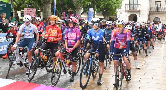 Una caída en la Vuelta a Burgos desvela una laguna en la regla de los tres kilómetros del ciclismo