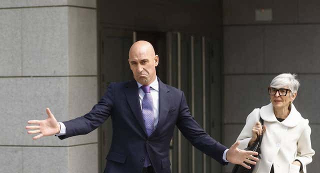 El seguro de la RFEF pagará la fianza de Luis Rubiales por el beso no consentido y las coacciones a Jenni Hermoso