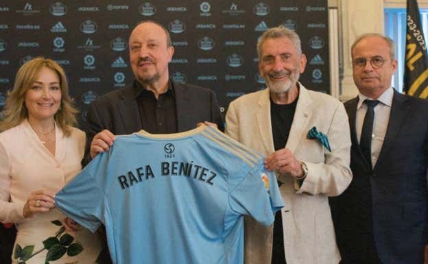 Marián Mouriño, Rafa Benítez, Carlos Mouriño y Luis Campos.  RCCelta