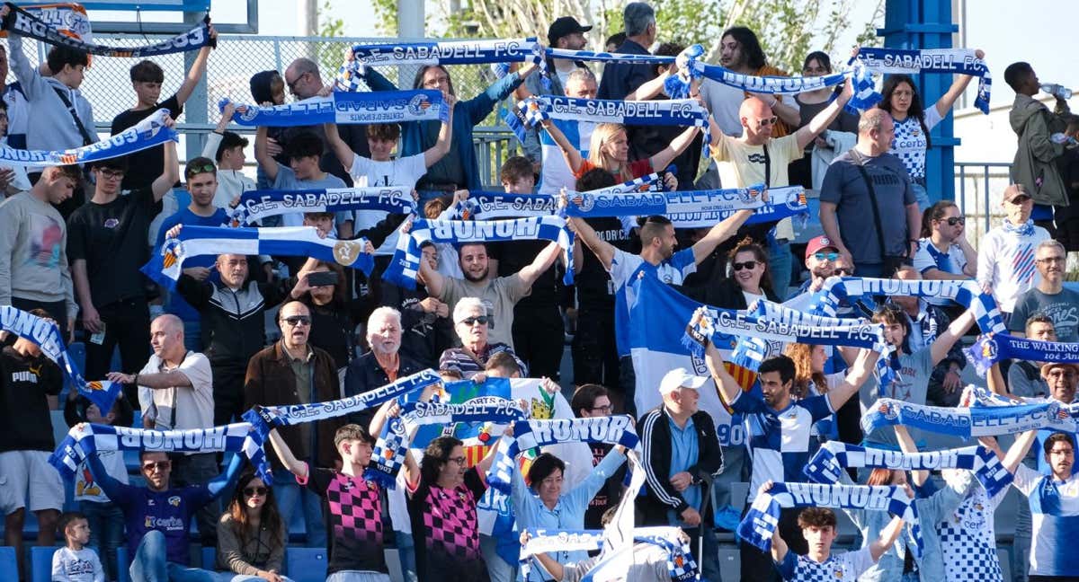 Afición del Sabadell en el último partido en casa. /CE SABADELL