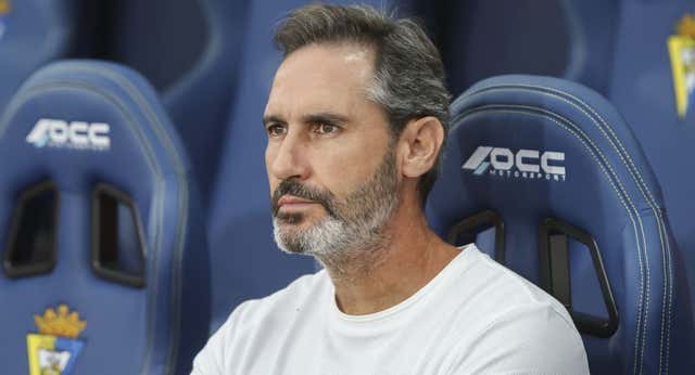 Cierre inminente en el casting de entrenadores en Osasuna: Vicente Moreno y Rubi en cabeza