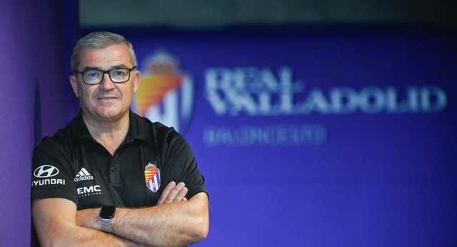 La claridad de Paco García sobre sus jugadores: “Está más preocupado de tirar besos a la grada que de jugar”