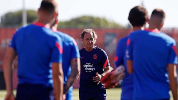 El Profe Ortega dirigiendo un entrenamiento. /Profe Ortega