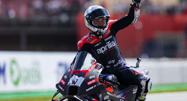 El señor mayor de Aprilia aprieta, pero no ahoga