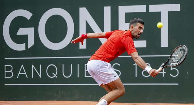 Djokovic se la pega en Ginebra y llega a Roland Garros con dudas y sin rodaje