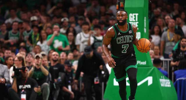 Jaylen Brown y sus 40 puntos dejan a Boston a dos triunfos de volver a unas finales