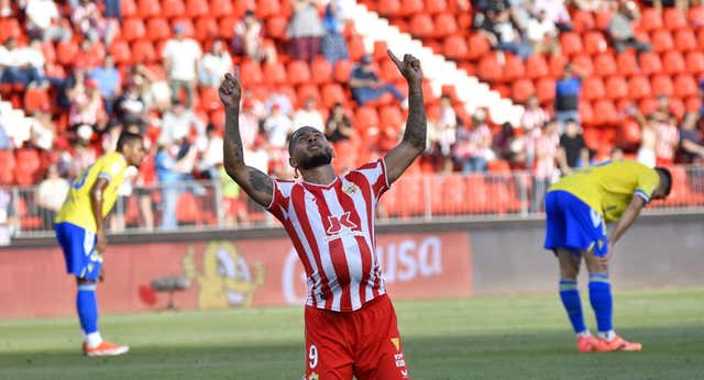Juego, set y bochorno en el Almería – Cádiz