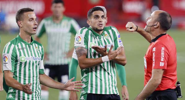 La camiseta dedicada de Mateu Lahoz a Canales antes de su desencuentro: “Pregunté si le haría ilusión”