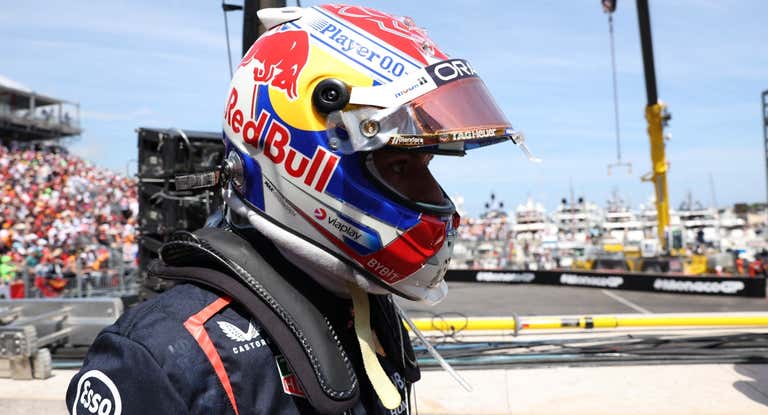 Max Verstappen, cabizbajo en Mónaco.