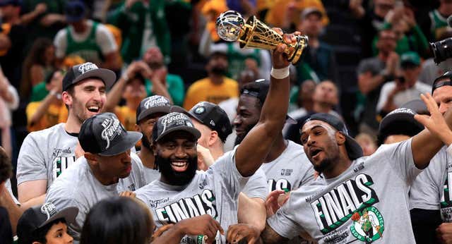 Los Celtics vuelven a las Finales tras barrer a Indiana y ya esperan a Doncic… e Irving