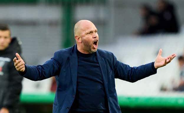 El entrenador del Racing de Santander, José Alberto.  GETTY