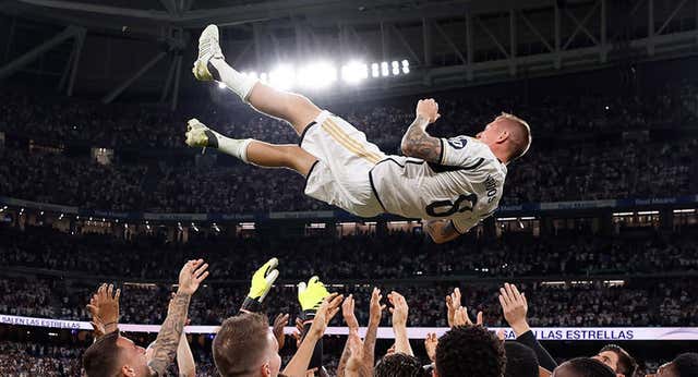 Kroos manejó los tiempos de una despedida que recordó a la de Zidane y que no esperaba