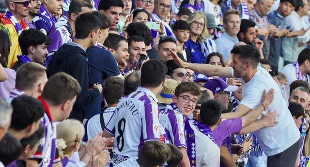 Los tres hijos de Pezzolano y las tres ofertas a Ronaldo que dejan ver la inestabilidad del Valladolid tras el ascenso