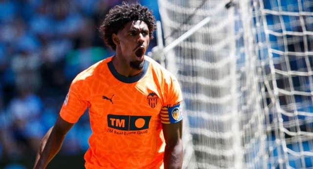 Thierry se exhibe en Balaídos con el Valencia abierto a venderle