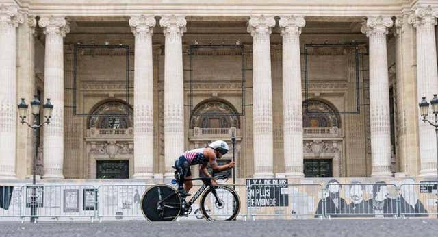 Los triatletas paralímpicos claman por el circuito de París 2024: «La mano izquierda me tiembla y se me suelta de la bici»