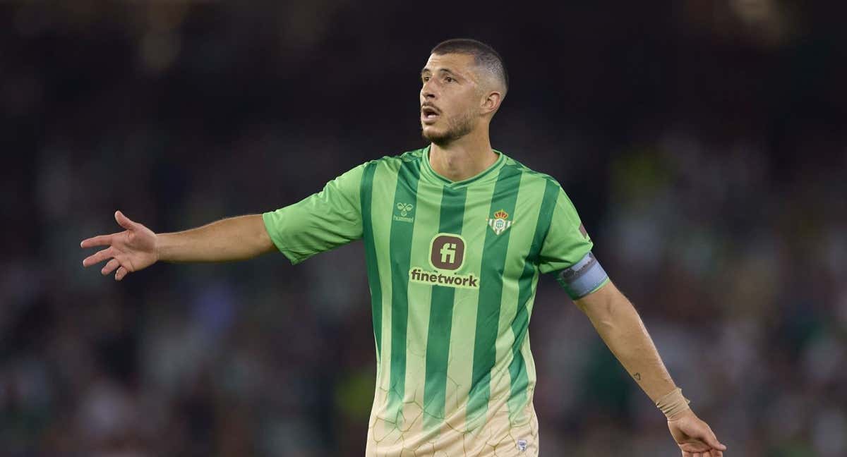 Guido Rodríguez, jugando con el Betis. /GETTY