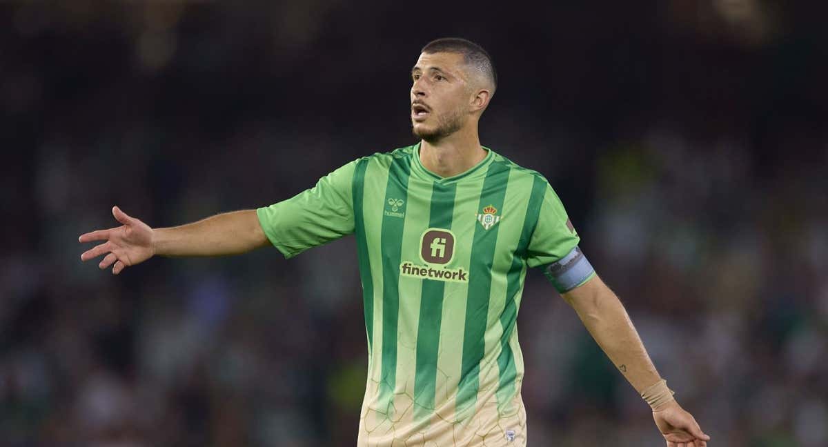 Guido Rodríguez, jugando con el Betis.