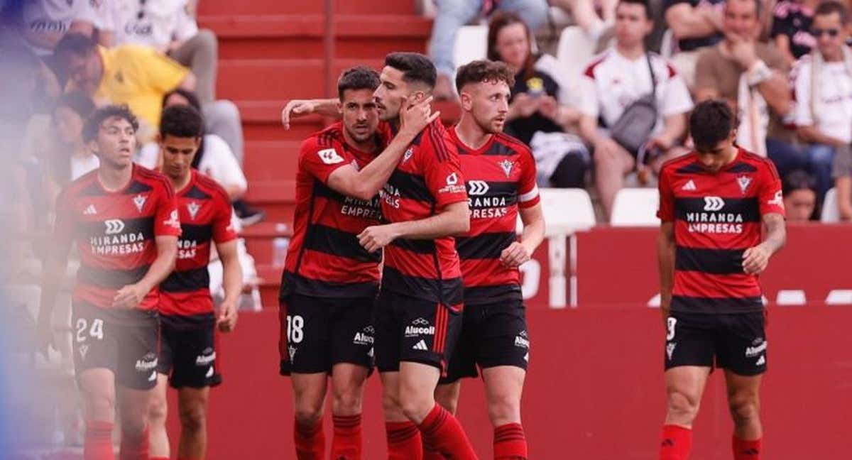 Martón celebra el primer gol con el Mirandés en la última jornada liguera. /LaLiga