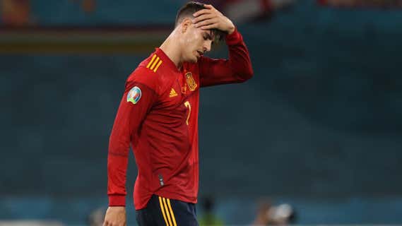 Morata se lamenta tras un error con España. /EFE