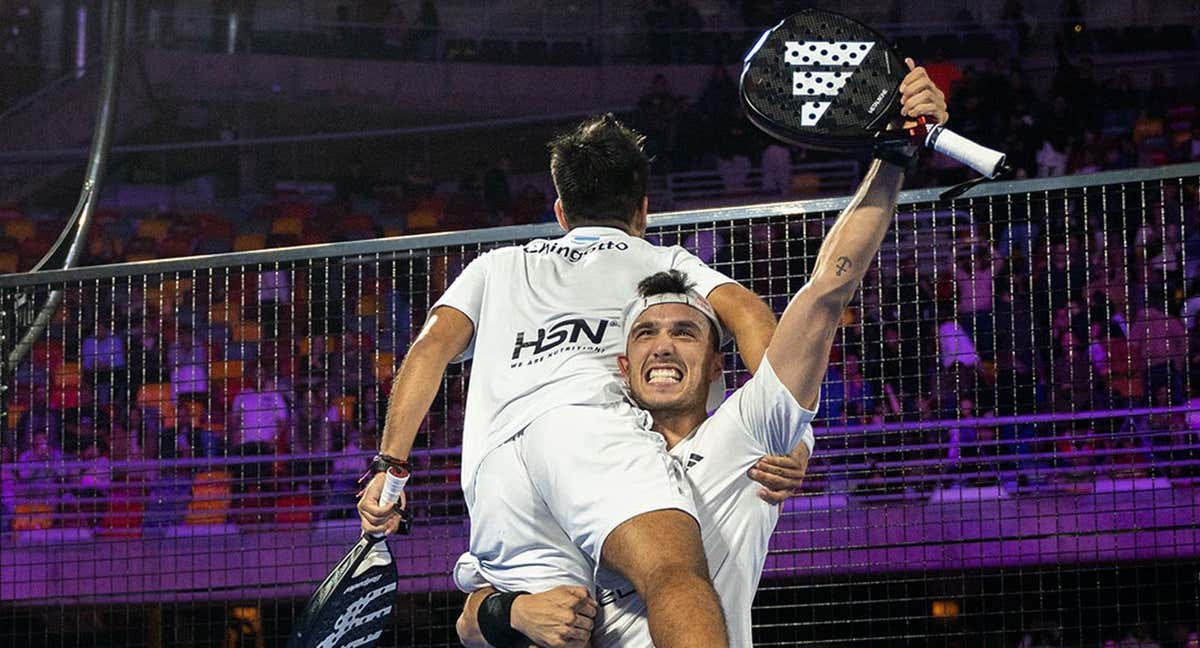 Chingotto y Galán celebran el pase a la final de Santiago./Premier Padel