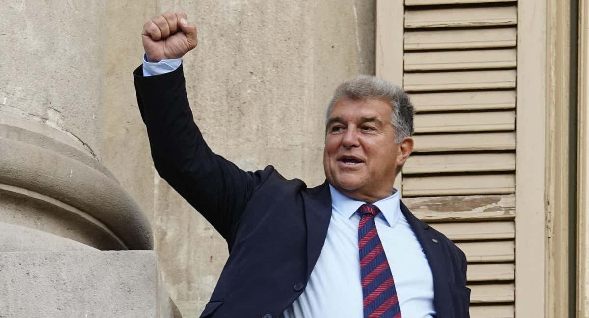 Laporta, celebrando en el Ayuntamiento de Barcelona. /EFE